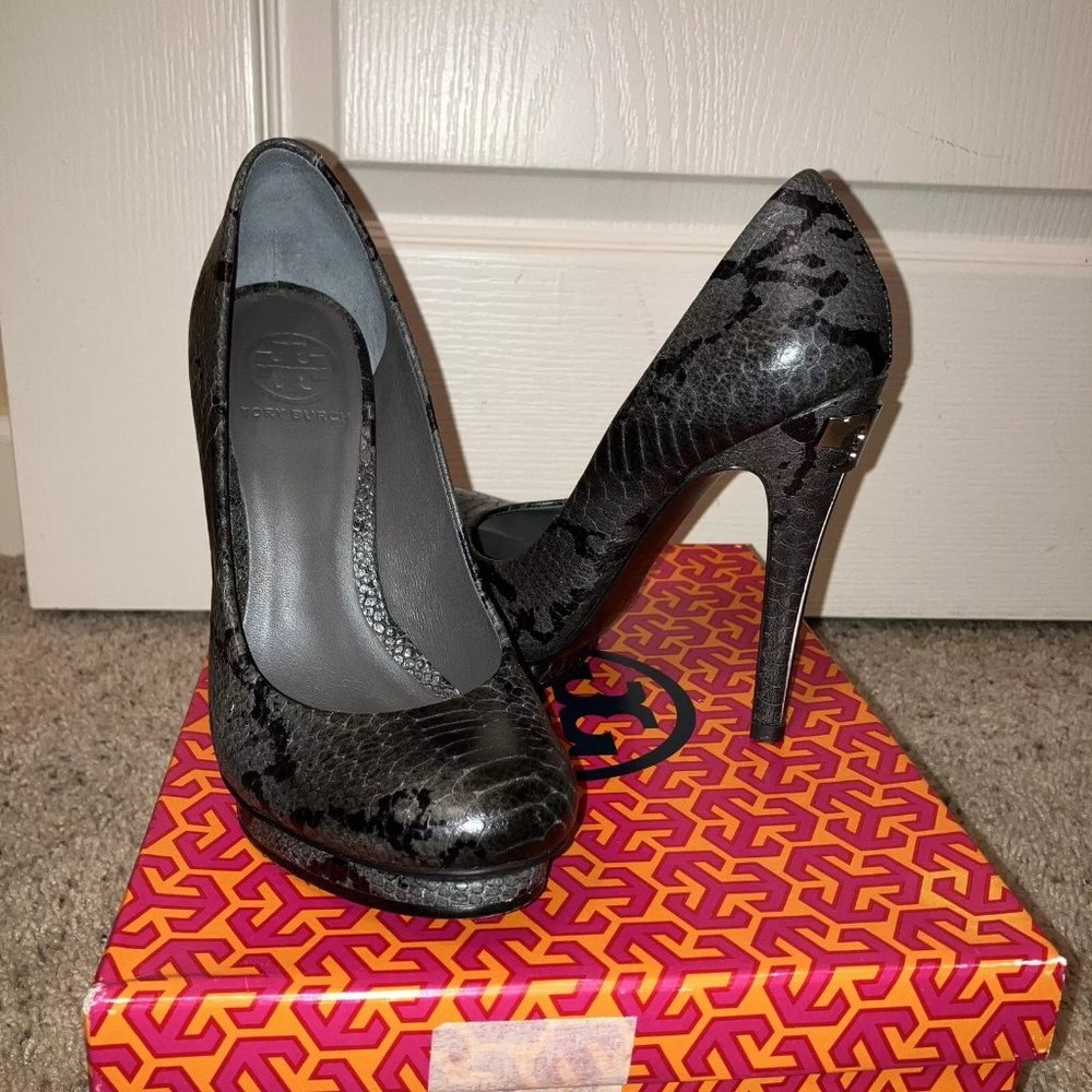 TORY BURCH Heels JUDE Platform LOGO HEEL Ash SNAKESKIN - Sz 7.5 M NICE!